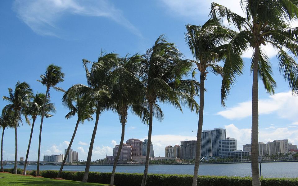 Palm trees and the West Palm Beach skyline — home of Keiser University’s Flagship campus